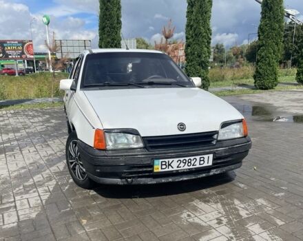 Белый Опель Кадет, объемом двигателя 1.2 л и пробегом 160 тыс. км за 1400 $, фото 1 на Automoto.ua