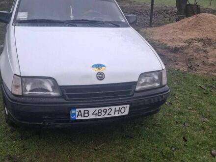 Білий Опель Кадет, об'ємом двигуна 1.7 л та пробігом 150 тис. км за 850 $, фото 1 на Automoto.ua