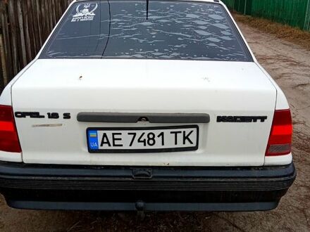 Опель Кадет 1990 у Новых Санжарах на Automoto.ua Білий Опель Кадет, об'ємом двигуна 1.6 л та пробігом 0 тис. км за 700 $, фото 1 на Automoto.ua