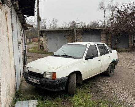 Белый Опель Кадет, объемом двигателя 1.4 л и пробегом 270 тыс. км за 750 $, фото 1 на Automoto.ua