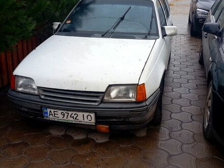 Белый Опель Кадет, объемом двигателя 1.4 л и пробегом 300 тыс. км за 600 $, фото 1 на Automoto.ua