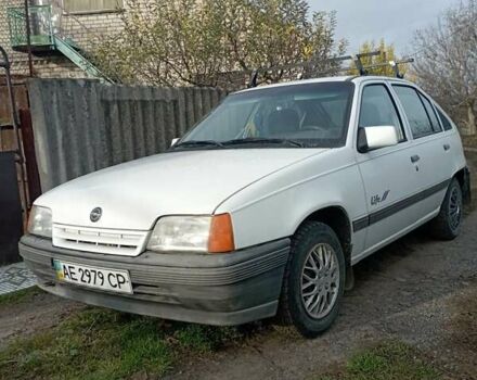 Белый Опель Кадет, объемом двигателя 1.4 л и пробегом 48 тыс. км за 1500 $, фото 1 на Automoto.ua