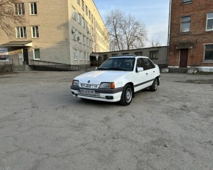 Белый Опель Кадет, объемом двигателя 1.6 л и пробегом 183 тыс. км за 2200 $, фото 1 на Automoto.ua
