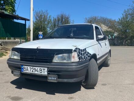 Опель Кадет 1990 у Новоукраинке на Automoto.ua Білий Опель Кадет, об'ємом двигуна 1.4 л та пробігом 250 тис. км за 1200 $, фото 1 на Automoto.ua