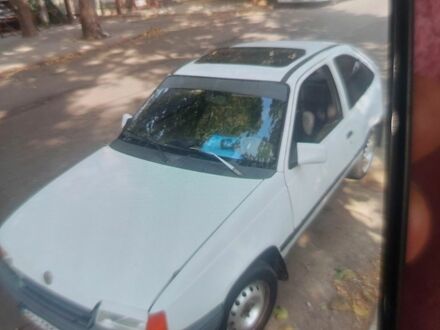 Белый Опель Кадет, объемом двигателя 1 л и пробегом 290 тыс. км за 601 $, фото 1 на Automoto.ua