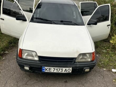 Білий Опель Кадет, об'ємом двигуна 1.4 л та пробігом 359 тис. км за 718 $, фото 1 на Automoto.ua