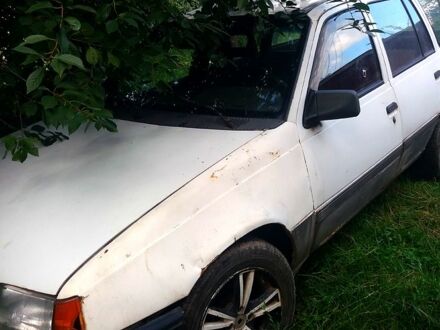 Білий Опель Кадет, об'ємом двигуна 1.6 л та пробігом 0 тис. км за 500 $, фото 1 на Automoto.ua