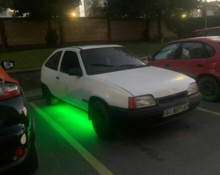 Белый Опель Кадет, объемом двигателя 1.4 л и пробегом 90 тыс. км за 500 $, фото 1 на Automoto.ua