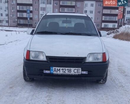 Белый Опель Кадет, объемом двигателя 1.4 л и пробегом 39 тыс. км за 750 $, фото 1 на Automoto.ua