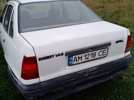 Опель Кадет 1991 в Житомире на Automoto.ua Белый Опель Кадет, объемом двигателя 1.4 л и пробегом 138 тыс. км за 1050 $, фото 1 на Automoto.ua