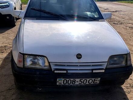 Белый Опель Кадет, объемом двигателя 1.4 л и пробегом 500 тыс. км за 800 $, фото 1 на Automoto.ua