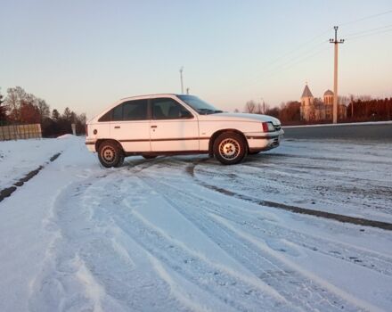 Белый Опель Кадет, объемом двигателя 1 л и пробегом 120 тыс. км за 599 $, фото 1 на Automoto.ua