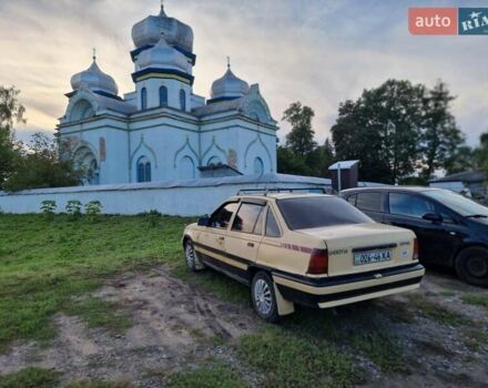 Бежевый Опель Кадет, объемом двигателя 1.6 л и пробегом 75 тыс. км за 1500 $, фото 2 на Automoto.ua