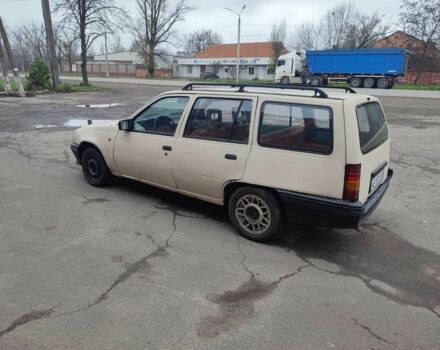 Бежевый Опель Кадет, объемом двигателя 1.6 л и пробегом 90 тыс. км за 750 $, фото 1 на Automoto.ua