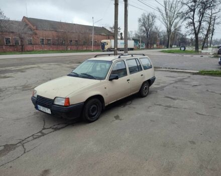 Бежевый Опель Кадет, объемом двигателя 1.6 л и пробегом 90 тыс. км за 750 $, фото 1 на Automoto.ua