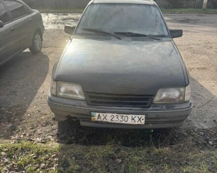 Черный Опель Кадет, объемом двигателя 1.3 л и пробегом 250 тыс. км за 450 $, фото 1 на Automoto.ua