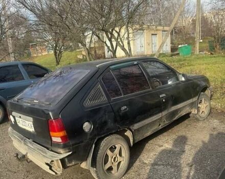 Черный Опель Кадет, объемом двигателя 1.3 л и пробегом 250 тыс. км за 450 $, фото 4 на Automoto.ua