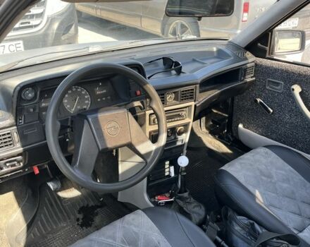 Черный Опель Кадет, объемом двигателя 1.4 л и пробегом 43 тыс. км за 1260 $, фото 5 на Automoto.ua