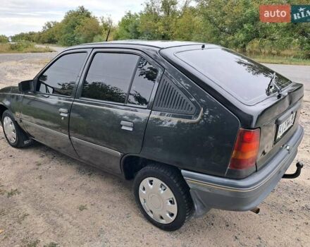 Черный Опель Кадет, объемом двигателя 1.8 л и пробегом 100 тыс. км за 1200 $, фото 3 на Automoto.ua