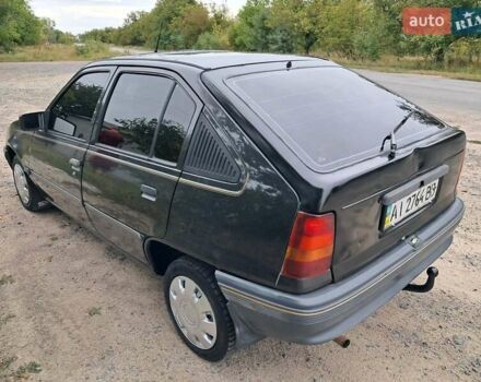 Черный Опель Кадет, объемом двигателя 1.8 л и пробегом 100 тыс. км за 1200 $, фото 4 на Automoto.ua