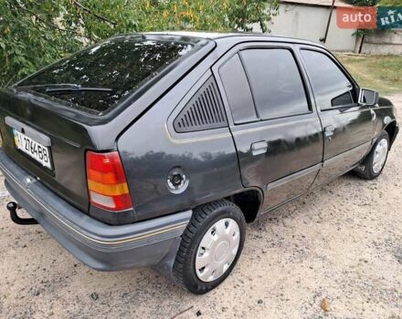 Черный Опель Кадет, объемом двигателя 1.8 л и пробегом 100 тыс. км за 1200 $, фото 5 на Automoto.ua