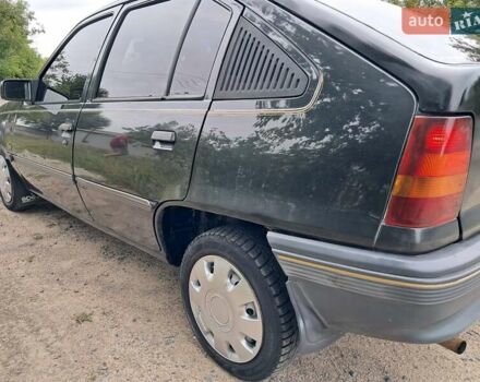 Черный Опель Кадет, объемом двигателя 1.8 л и пробегом 100 тыс. км за 1200 $, фото 1 на Automoto.ua