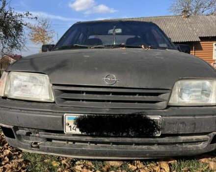 Черный Опель Кадет, объемом двигателя 1.4 л и пробегом 350 тыс. км за 800 $, фото 2 на Automoto.ua