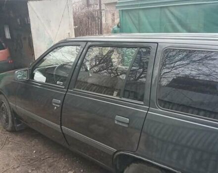 Черный Опель Кадет, объемом двигателя 1.4 л и пробегом 100 тыс. км за 2200 $, фото 3 на Automoto.ua