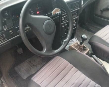 Черный Опель Кадет, объемом двигателя 1.4 л и пробегом 100 тыс. км за 2200 $, фото 6 на Automoto.ua