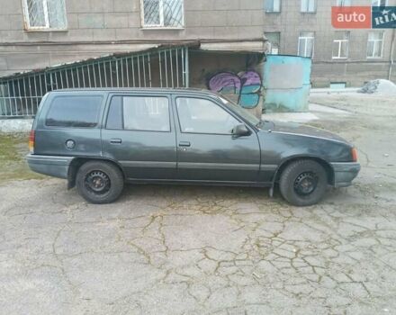 Черный Опель Кадет, объемом двигателя 1.4 л и пробегом 100 тыс. км за 2200 $, фото 7 на Automoto.ua