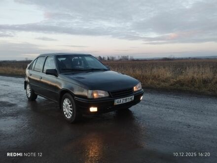 Чорний Опель Кадет, об'ємом двигуна 2 л та пробігом 400 тис. км за 750 $, фото 1 на Automoto.ua