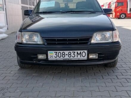Опель Кадет 1990 в Кельменцах на Automoto.ua Черный Опель Кадет, объемом двигателя 1.6 л и пробегом 40 тыс. км за 1100 $, фото 1 на Automoto.ua
