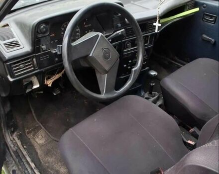 Фиолетовый Опель Кадет, объемом двигателя 0 л и пробегом 190 тыс. км за 500 $, фото 5 на Automoto.ua