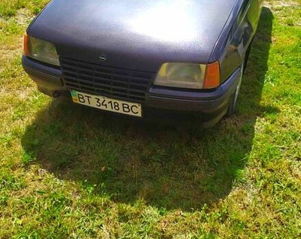 Коричневый Опель Кадет, объемом двигателя 1.3 л и пробегом 280 тыс. км за 900 $, фото 4 на Automoto.ua