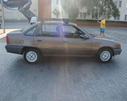 Коричневый Опель Кадет, объемом двигателя 1.3 л и пробегом 200 тыс. км за 700 $, фото 2 на Automoto.ua