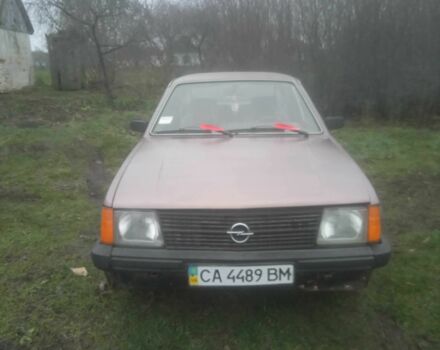 Коричневий Опель Кадет, об'ємом двигуна 1.6 л та пробігом 1000 тис. км за 587 $, фото 1 на Automoto.ua