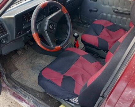 Красный Опель Кадет, объемом двигателя 1.6 л и пробегом 999 тыс. км за 1000 $, фото 2 на Automoto.ua