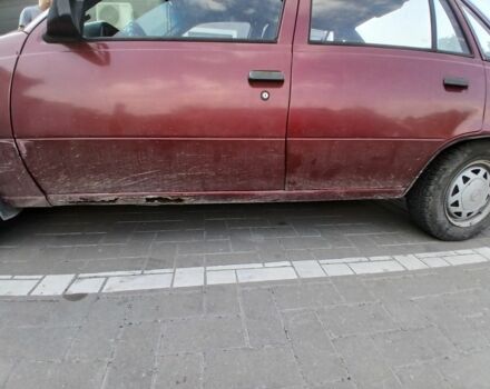 Красный Опель Кадет, объемом двигателя 1.3 л и пробегом 590 тыс. км за 714 $, фото 4 на Automoto.ua