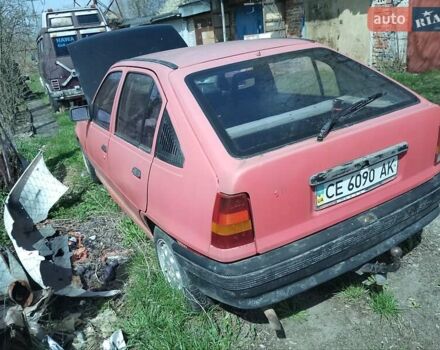 Красный Опель Кадет, объемом двигателя 1.59 л и пробегом 866 тыс. км за 650 $, фото 3 на Automoto.ua