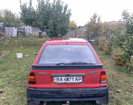 Красный Опель Кадет, объемом двигателя 1.3 л и пробегом 77 тыс. км за 550 $, фото 3 на Automoto.ua