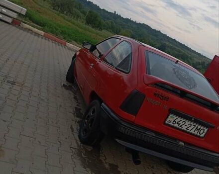 Красный Опель Кадет, объемом двигателя 1.6 л и пробегом 100 тыс. км за 1150 $, фото 2 на Automoto.ua