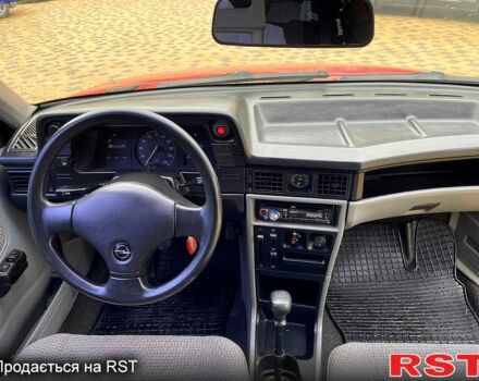 Красный Опель Кадет, объемом двигателя 1.6 л и пробегом 300 тыс. км за 1350 $, фото 8 на Automoto.ua