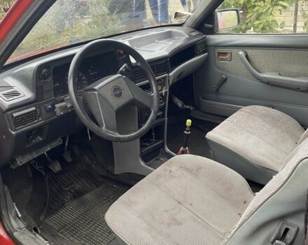 Красный Опель Кадет, объемом двигателя 1.3 л и пробегом 77 тыс. км за 550 $, фото 5 на Automoto.ua