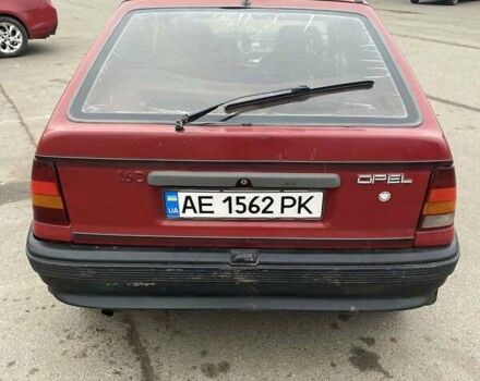 Красный Опель Кадет, объемом двигателя 1.6 л и пробегом 200 тыс. км за 1145 $, фото 3 на Automoto.ua