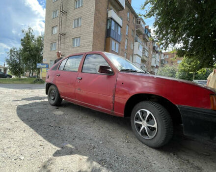 Красный Опель Кадет, объемом двигателя 1.6 л и пробегом 777 тыс. км за 570 $, фото 1 на Automoto.ua