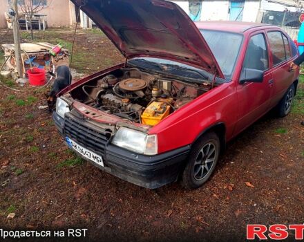 Красный Опель Кадет, объемом двигателя 1.3 л и пробегом 350 тыс. км за 600 $, фото 9 на Automoto.ua