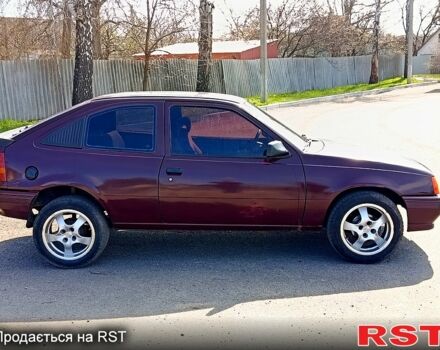 Красный Опель Кадет, объемом двигателя 1.3 л и пробегом 0 тыс. км за 1399 $, фото 5 на Automoto.ua