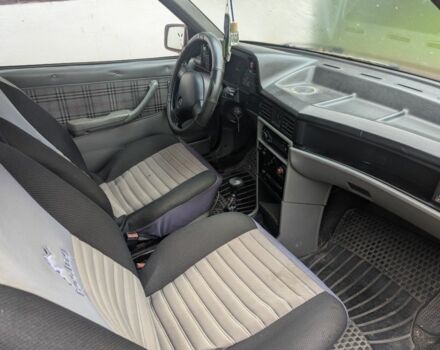 Красный Опель Кадет, объемом двигателя 1.3 л и пробегом 600 тыс. км за 550 $, фото 3 на Automoto.ua