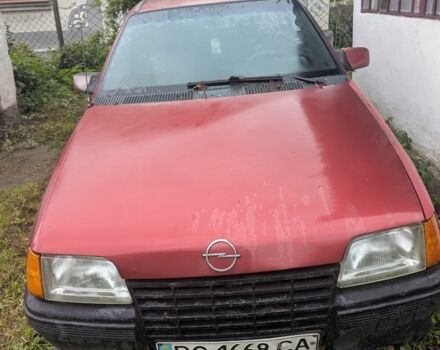 Красный Опель Кадет, объемом двигателя 1.3 л и пробегом 600 тыс. км за 550 $, фото 1 на Automoto.ua