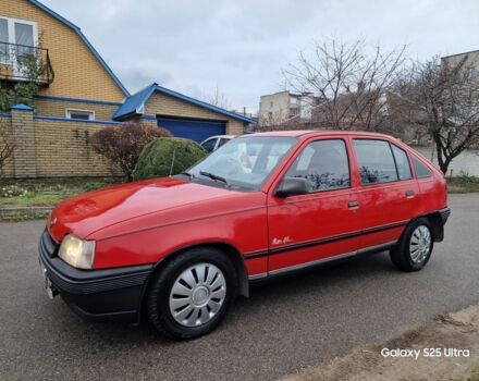 Красный Опель Кадет, объемом двигателя 1.4 л и пробегом 300 тыс. км за 899 $, фото 5 на Automoto.ua